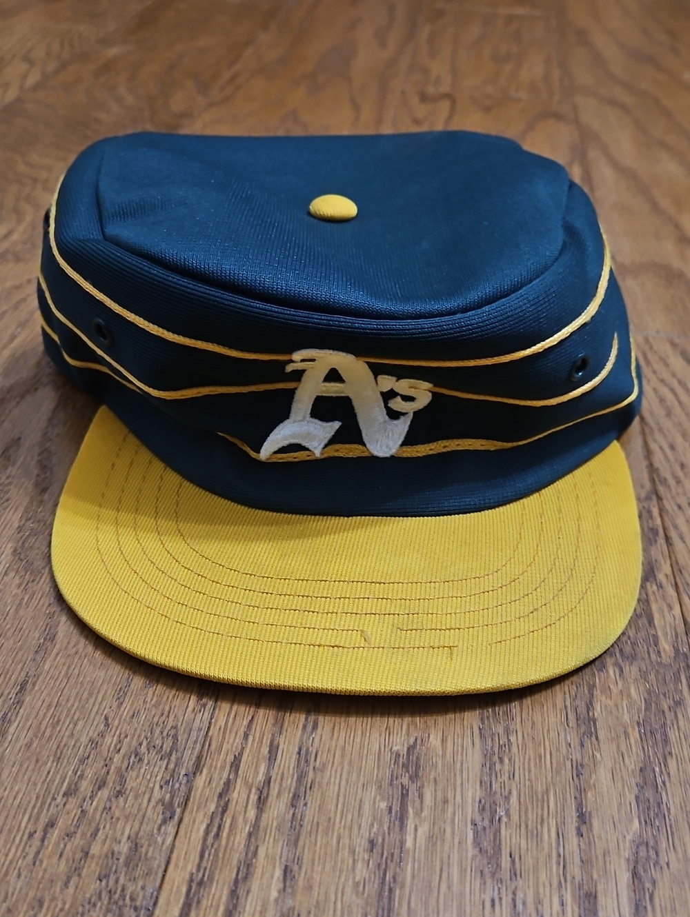 🔥 RARE VTG Oakland Athletics Pillbox Snapback Hat 🔥